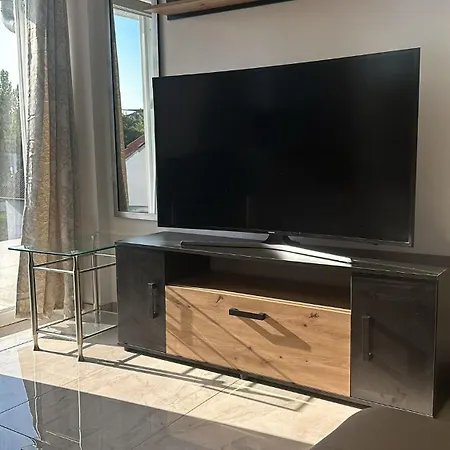 아파트 Quiet 2-bedroom - Ideal For Families & Work