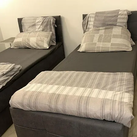 Lejlighed Schoenes Mit Terrace München
