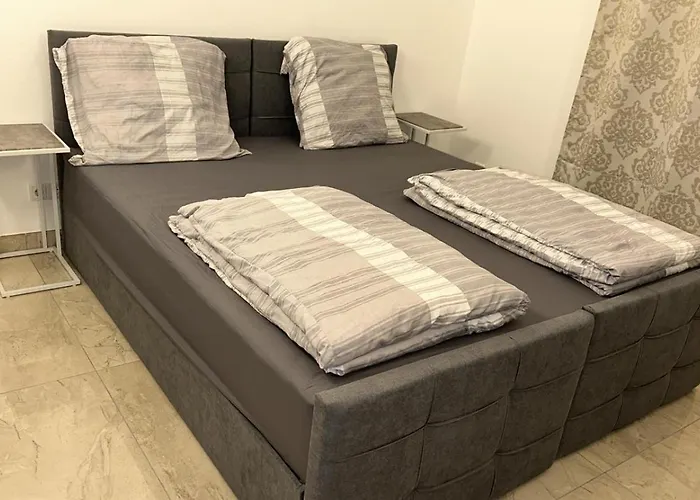 Schoenes Mit Terrace Апартаменты Мюнхен