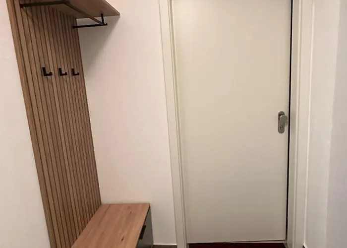 Schoenes Mit Terrace Münih