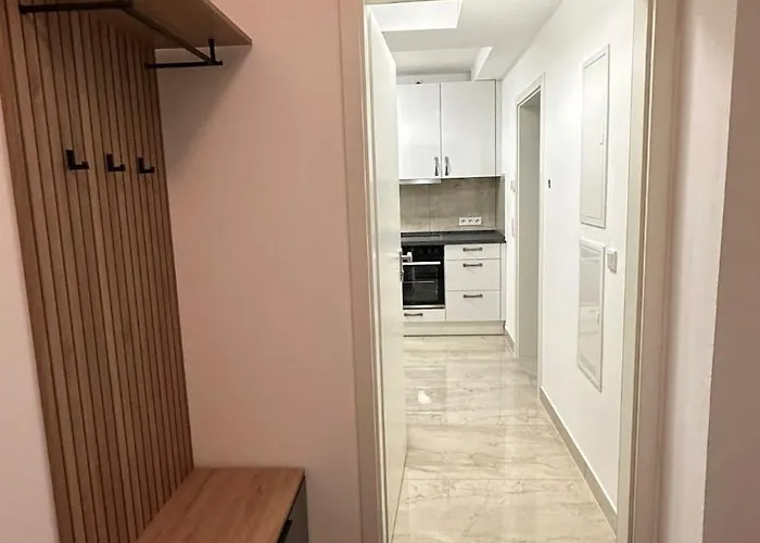 Schoenes Mit Terrace Daire Münih