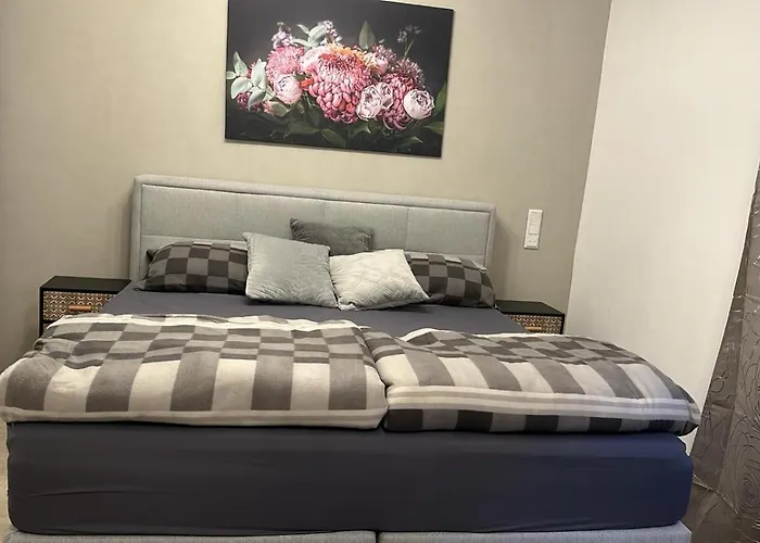 Schoenes Mit Terrace Münih