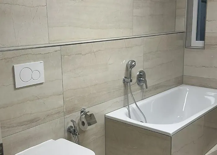 Schoenes Mit Terrace Münih