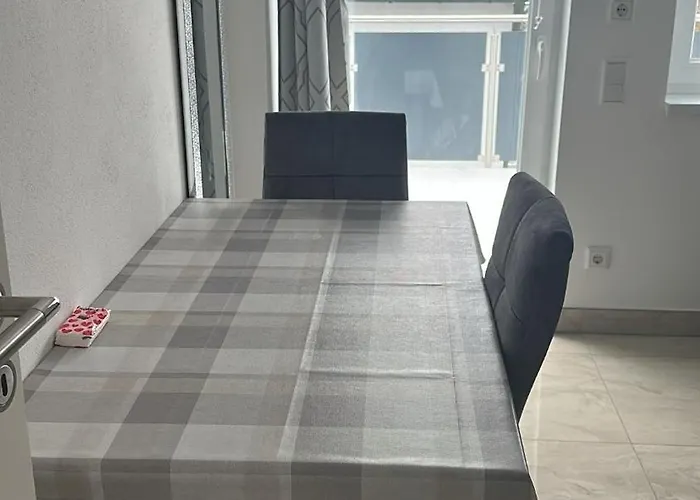 Schoenes Mit Terrace