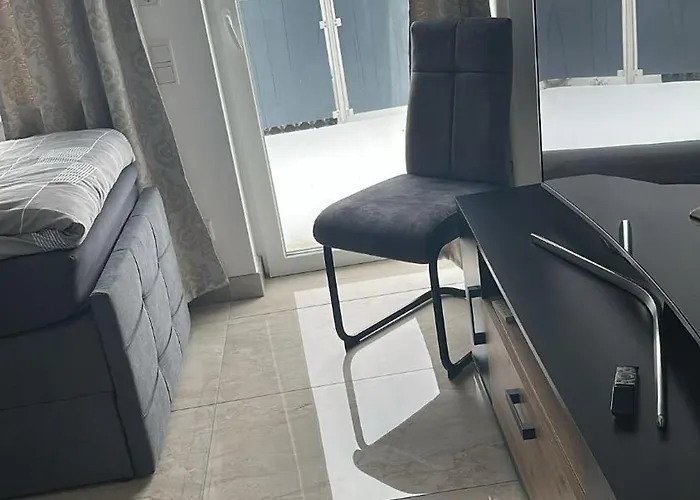 아파트 Schoenes Mit Terrace 뮌헨